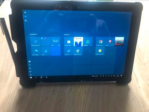 Microsoft Surface Pro 5 Tablet - i5 8GB Pen typecover