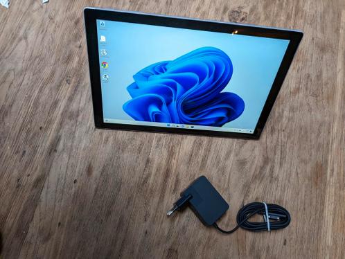 Microsoft Surface Pro 7  8GB RAM  256 GB SSD  i5
