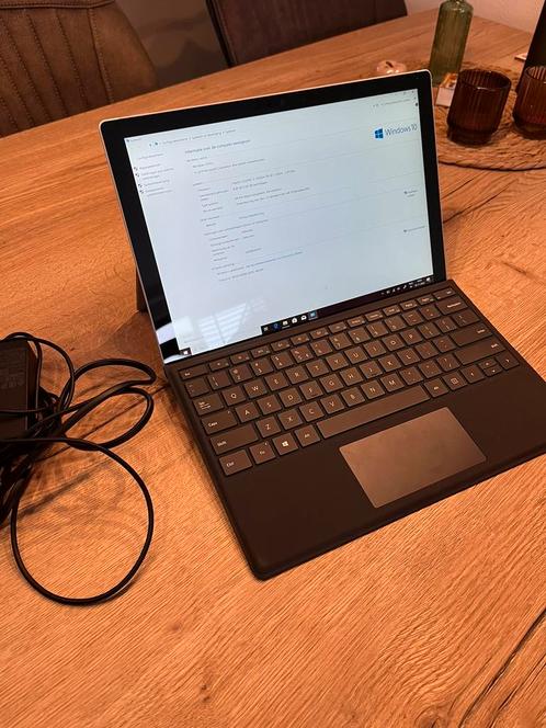 Microsoft Surface Pro 7, Core i5 1035G4, 8 GB ram, 256GB