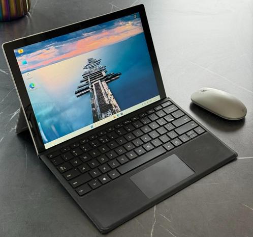 Microsoft Surface Pro 7  i7  16GB ram  256GB SSD