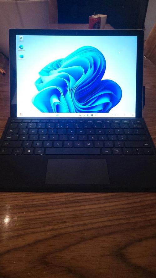 Microsoft Surface Pro 7 met docking station