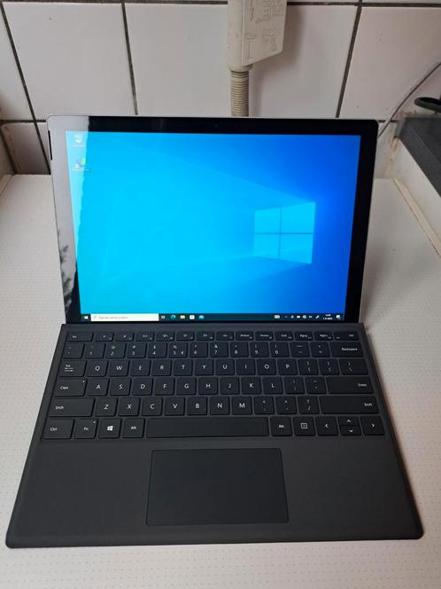Microsoft Surface Pro TabletLaptop i5-73008GB256GB SSD