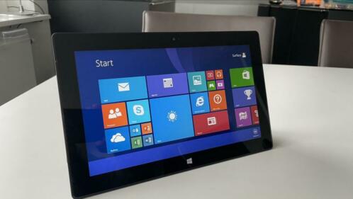 Microsoft Surface RT 32 gb, zwart, in zeer mooie staat