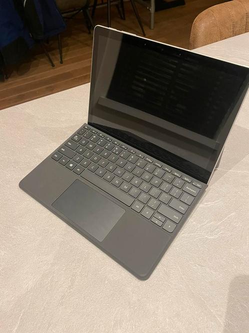 Microsoft tablet  laptop (1 jaar oud)