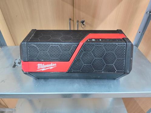 Milwaukee M18 bluetooth amp aux speaker