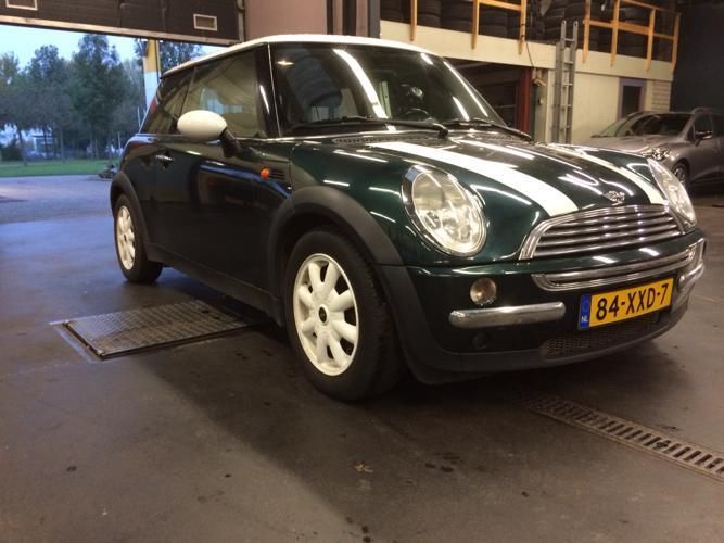 Mini 1.6 16V Cooper 2002 Leer Airco Incl. Winterwielenset