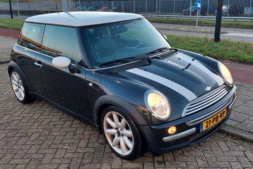 Mini 1.6 16V Cooper 2004 Zwart nieuwe APK 