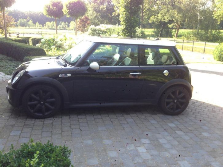 Mini 1.6 16V Cooper S 2005 Zwart met extra set Winterbanden