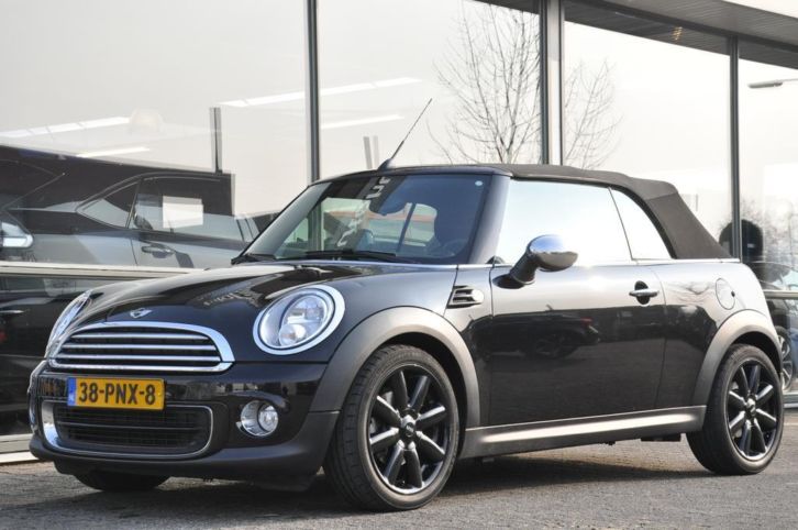 Mini 1.6 ONE Cabrio Pepper 2011 18.685 km