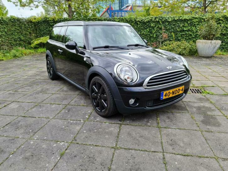 Mini Clubman 1.6 ONE 2010 zwart met Panoramadak en Lederen