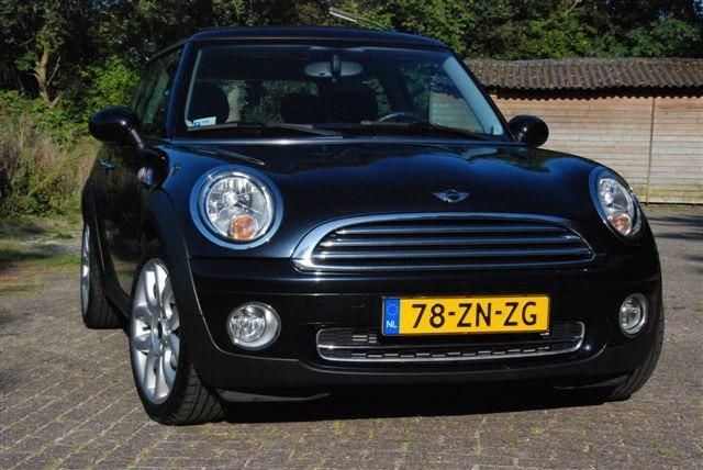 - MINI COOPER  pan.dak, leder, climatronic, stoelverwarming