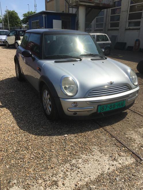 MINI Cooper - Pepper , met Parrot