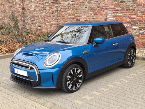 MINI Cooper SE Classic Trim Premium Plus HK Pano HUD