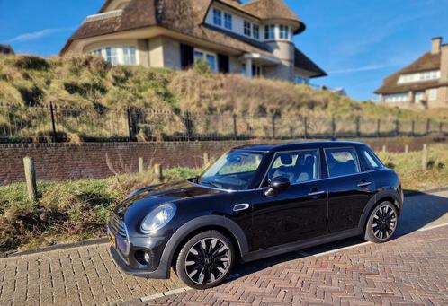 Mini Cooper serious business 1.5 automaat 2016