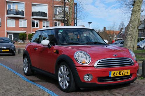 Mini Cooper uit 2010, rood