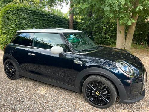 Mini Electric Yours ALLE OPTIES HK aug 2022 Enigmatic black