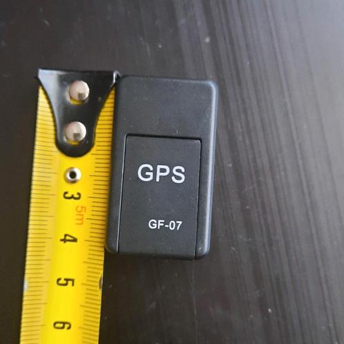 Mini Gps-tracker magnetisch. Met afluister functie.
