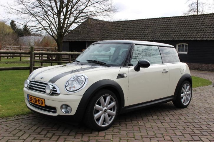 Mini Mini 1.6 16V Cooper 88KW 2008 Wit (36.073 km)