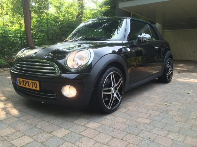 Mini Mini 1.6 Cooper Cabrio 2009 Zwart