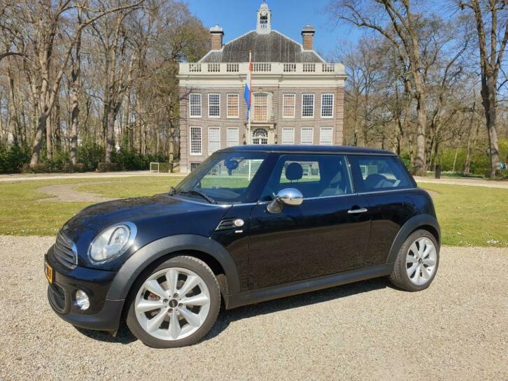 Mini One 95.000 km Midnight Black  Chrome