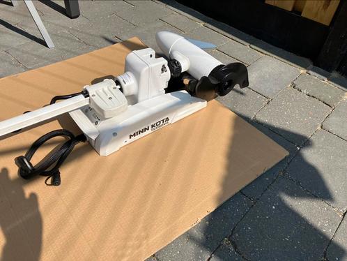 Minn Kota Riptide BT Terrova 55 lbs 12 volt pilot 152 cm