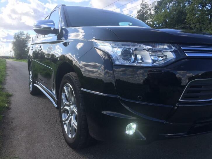 Mistubishi Outlander PHEV Instyle BOMVOL ECHT FULL OPTIONS 