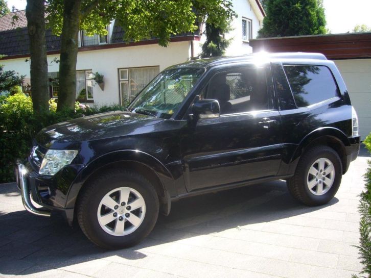 Mitsubischi Pajero 3.2 DID HRV Aut 