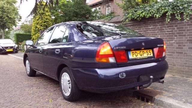 Mitsubishi Carisma 1.6 GL HB 1996 Blauw