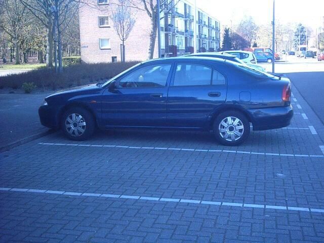 Mitsubishi Carisma 1.6 GL HB 1998 Blauw