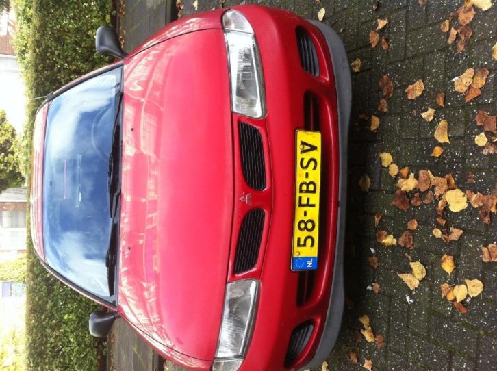 Mitsubishi Carisma 1.6 GL HB 2000 Rood