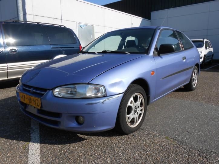 Mitsubishi Colt 1.6 GLXI (bj 2001)