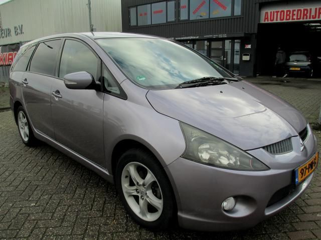 Mitsubishi Grandis 2.4-16V Intense 6p.