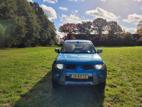 Mitsubishi L200 2.5 D 2006 NIEUWE APK MARGE  NAP