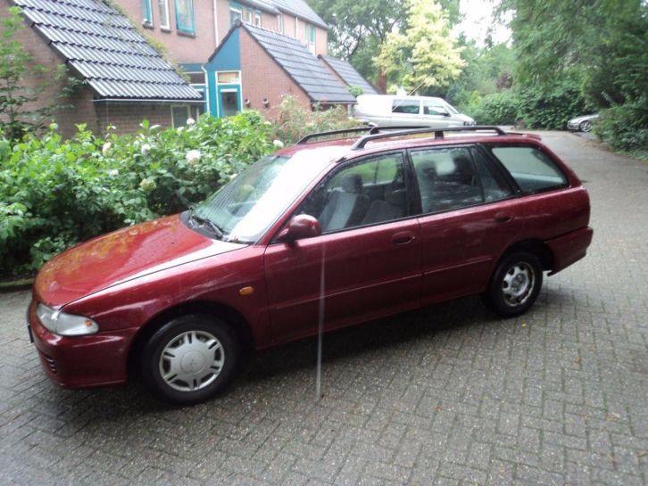 Mitsubishi Lancer 1.6 Wagon Glxi AUT 1997 Rood