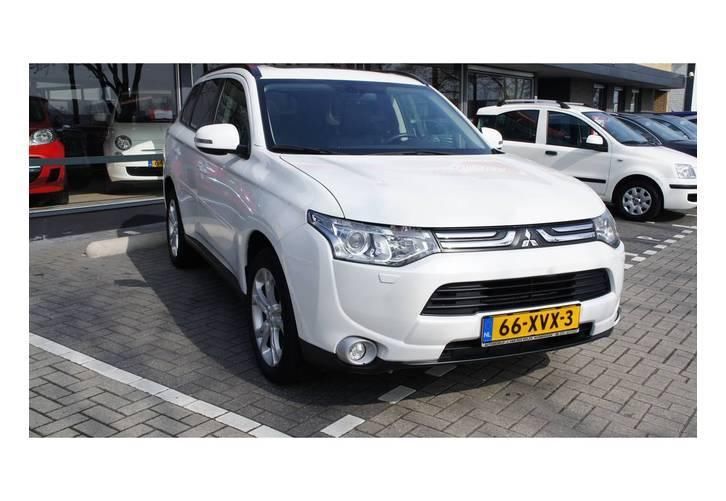 Mitsubishi Outlander 2.0 ClearTec Instyle 2WD Automaat 7 Sit