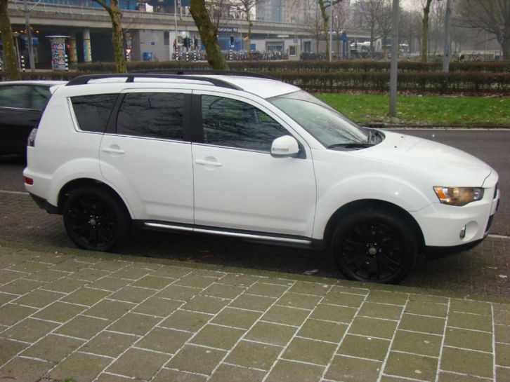 Mitsubishi Outlander 2.0 MPI 2WD 2011 Wit