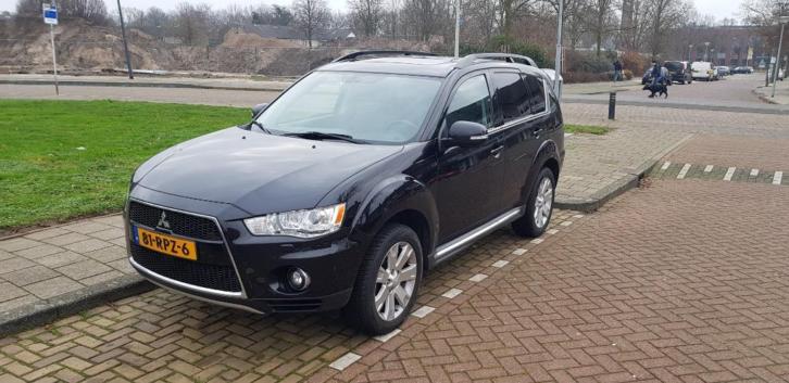 Mitsubishi Outlander 2.0 MPI 2WD CVT 2011 Zwart