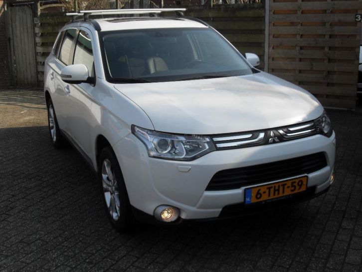 Mitsubishi Outlander 2.0 MPI 2WD CVT 2014 Wit