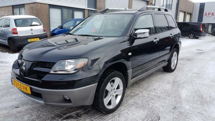 Mitsubishi Outlander 2.0 MPI 4WD 2003 Zwart leer navi apk 