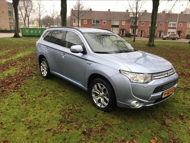 Mitsubishi Outlander 2.0 Phev 4WD CVT 2013 Blauw