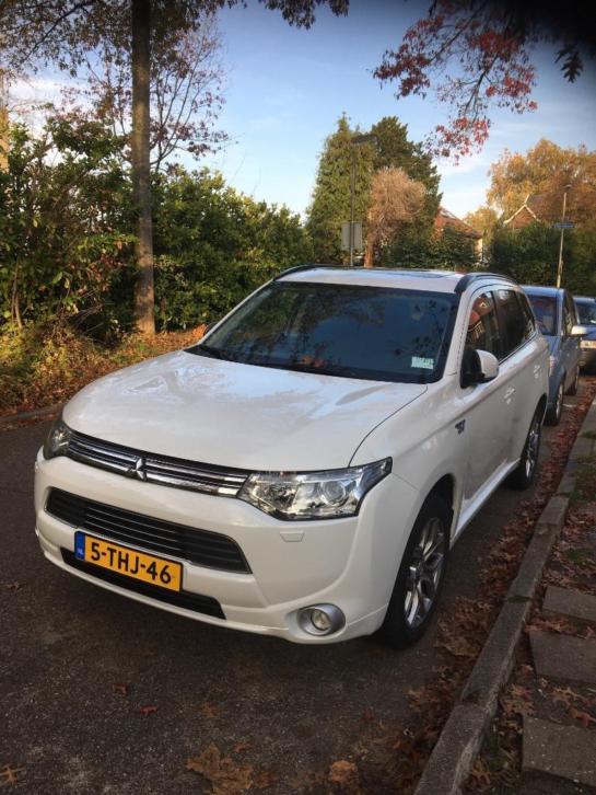 Mitsubishi Outlander 2.0 Phev 4WD CVT 2014 Wit