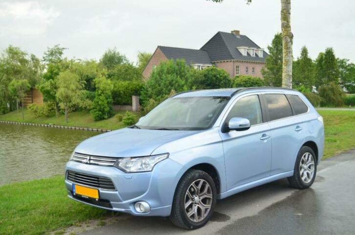 Mitsubishi Outlander 2.0 Phev instyle 2013(44kms electric)