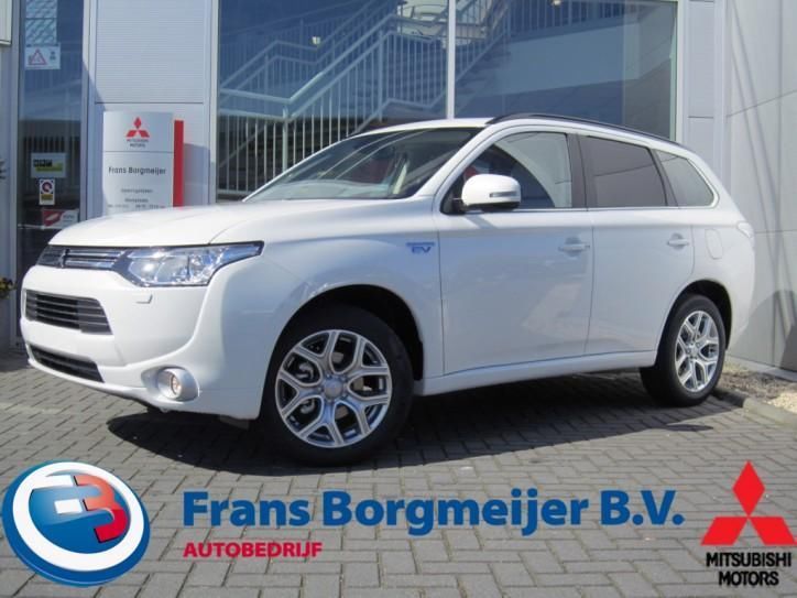 Mitsubishi Outlander 2.0 PHEV Instyle Silky White  Off Whi