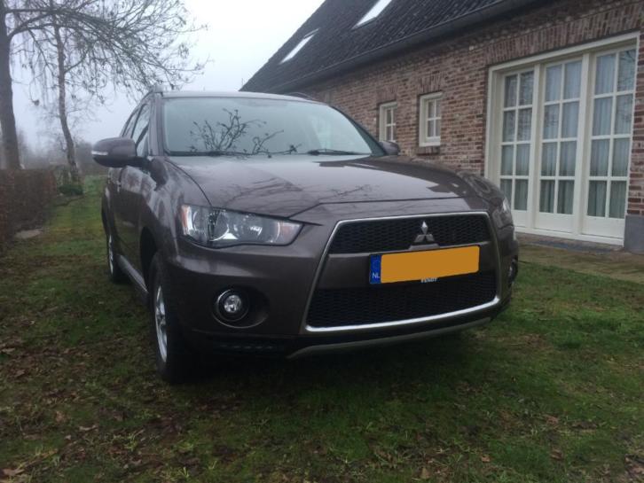 Mitsubishi Outlander 2.2L Diesel 4 WD model 2012 Als Nieuw