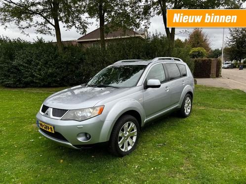 Mitsubishi OUTLANDER 2.4 4WD  7 pers. -automaat - leder - co