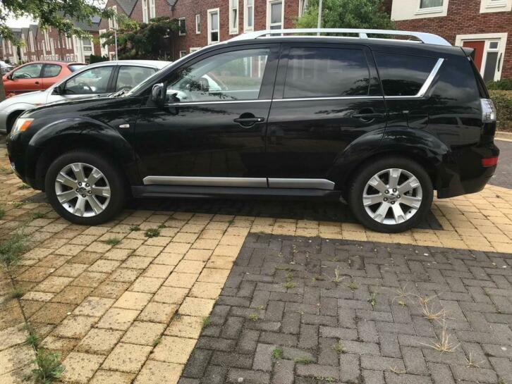 Mitsubishi Outlander 2.4 MPI 4WD CVT 2009 Zwart