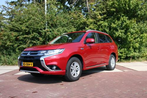 Mitsubishi Outlander PHEV 2015