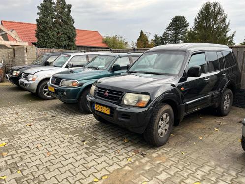 Mitsubishi PAJERO 3 x Pajero 3.2 1 x Pajero Sport 2.5 EXPORT