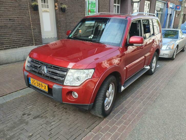 Mitsubishi Pajero 3.2 Di-d 125KW LWB AUT 2007 Rood