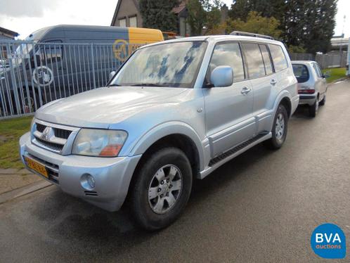 Mitsubishi Pajero 3.2 Di-D GLS LB SW (bj 2004, automaat)